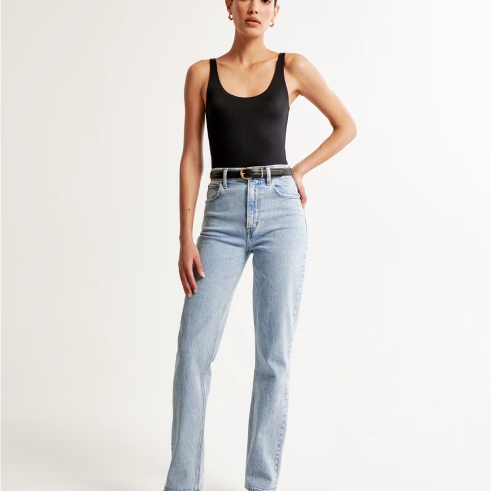 Abercrombie & Fitch 90s high rise straight leg 6L